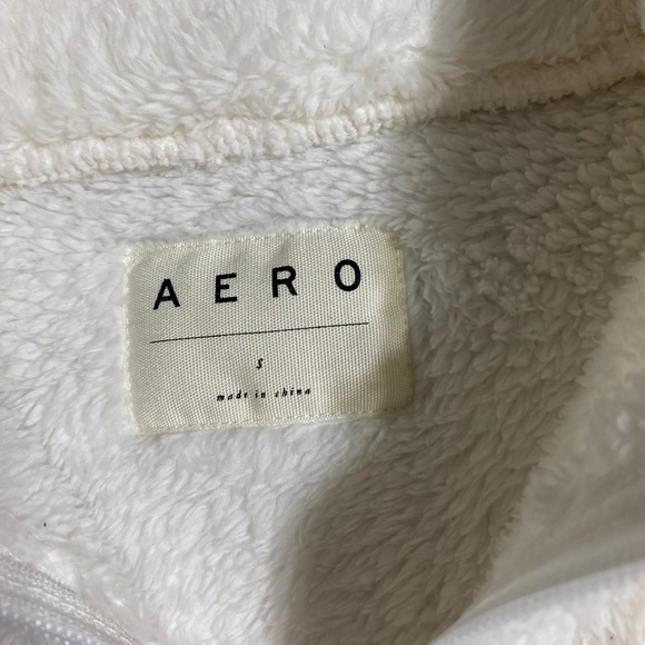 Women’s size small quarter zip Sherpa - Picture 2 of 3